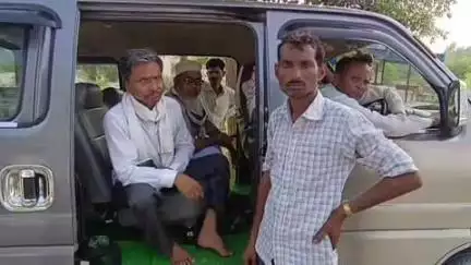 फतेहपुर: औरेईया जनपद के थाना अजीत मल गांव बाबरपुर निवासी अब्दुल कलाम का 35 वर्षीय पुत्र इकरार ट्रक खलासी था