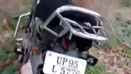 महोबा: पुलिस लाइन के पास बाइक सवार अनियंत्रित होकर सड़क किनारे पेड़ से टकराया, गंभीर रूप से घायल, जिला अस्पताल में इलाज जारी