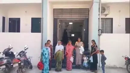 जिंतूर: मौजे ब्राह्मणगाव येथील अवैध दारू विक्री बंदीसाठी गावातील महिलांचा एल्गार जिंतूर उपविभागीय अधिकारी यांच्याकडे निवेदन
