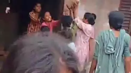 फुलवरिया: थवई टोला गांव में जमीनी विवाद में मारपीट, दो महिलाएं घायल, डायल 112 पहुंची