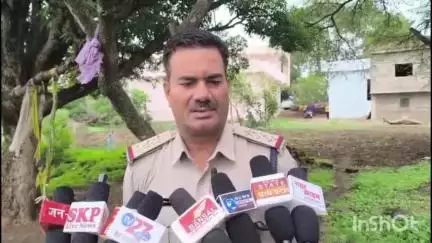 धार: धार के हाथिथान में ज़मीन विवाद को लेकर दो पक्षों में झगड़ा, थाना प्रभारी सुनील शर्मा ने मामला शांत करवाया