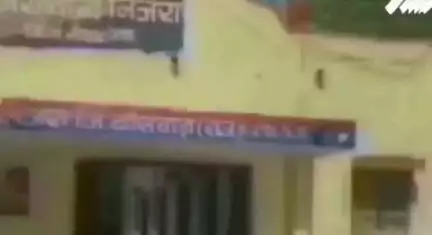 बागीदौरा: कलिंजरा थाना पुलिस ने बिलडी गांव में अभियुक्त द्वारा अवैध रूप से देशी शराब रखने और परिवहन करने पर की कार्रवाई