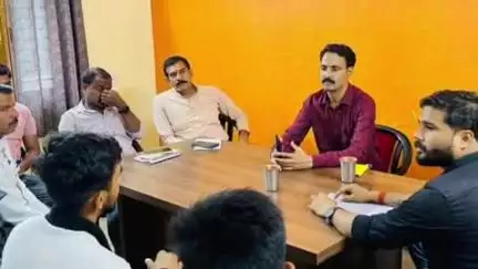 रायसेन: जिला भाजपा कार्यालय में आगामी कार्यक्रमों को लेकर भाजपा जिला अध्यक्ष राकेश शर्मा ने कार्यकर्ताओं के साथ की बैठक