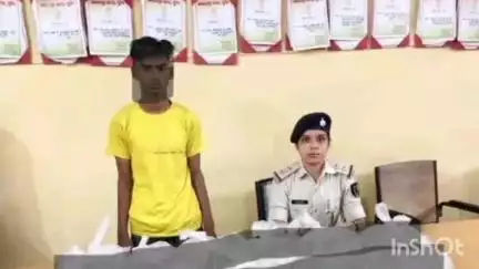 जमालपुर: जमालपुर थाना पुलिस ने 55 लीटर देसी महुआ शराब के साथ एक अभियुक्त को टोटो सहित किया गिरफ्तार