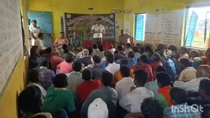 रामानुजगंज: चाकी गांव में हाथियों से सुरक्षा के लिए वन विभाग ने ग्रामीणों को दिया प्रशिक्षण