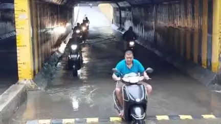 दलौदा: मंदसौर: मिड इंडिया अंडर ब्रिज, माल गोदाम रोड व अन्य क्षेत्रों में जलभराव, लोग परेशान, ज़िम्मेदार बेखबर