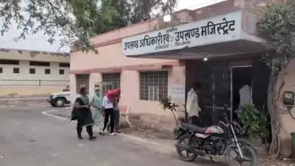 लूनकरनसर: राजपुरिया फांटा के पास होटल में अनैतिक काम के आरोप पर पुलिस पहुंची, तीन महिलाओं समेत पांच को किया गिरफ्तार
