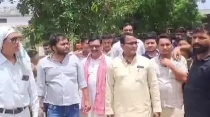 लालगंज: बालपुर खरैला में उद्घाटन समारोह में पहुंचे लालगंज विधायक बेचई सरोज, 2027 विधानसभा चुनाव में सपा सरकार बनने का किया दावा