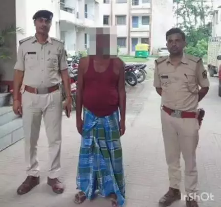 गोपालगंज: मांझा थाने की पुलिस ने एक शराब कारोबारी को किया गिरफ्तार, थाना अध्यक्ष ने दी जानकारी