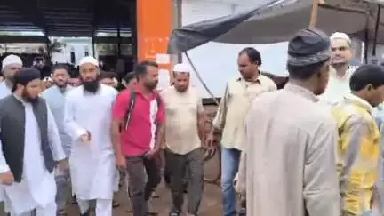 लटेरी: मॉब लिंचिंग मामलों पर लटेरी में मुस्लिम समाज ने राज्यपाल के नाम एसडीएम को ज्ञापन सौंपा