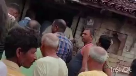 मंझिआंव: मझिआंव के घुरुआ खुर्द गांव में कोबरा से दहशत, परिवार ने रात घर के बाहर गुजारी