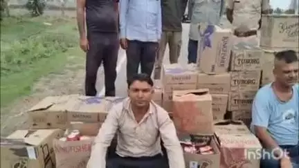 वल्लभनगर: भटेवर में पुलिस ने अवैध शराब के खिलाफ कार्रवाई करते हुए 40 कार्टून शराब बरामद किए, कार जब्त, दो आरोपी गिरफ्तार