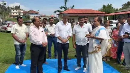 ಗೋಣಿಕೊಪ್ಪಲುವಿನಲ್ಲಿ  ತಡೆಗೋಡೆ  ನಿರ್ಮಾಣ ಕಾಮಗಾರಿಗೆ ಭೂಮಿಪೂಜೆ ನೆರವೇರಿಸಿದ ಶಾಸಕ ಎ.ಎಸ್.ಪೊನ್ನಣ್ಣ