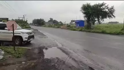 রানিগঞ্জ: রাণীগঞ্জ মোড়গ্রাম ১৪ নম্বর জাতীয় সড়কে রামপুরহাট থানার নিউটাউন এলাকা থেকে গাঁজা বাজেয়াপ্ত করা হয়