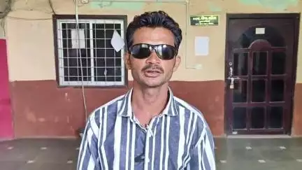 ગોધરા: રગડિયા પ્લોટ વિસ્તારમાં ભૂગર્ભ ગટરની સમસ્યાને લઇ સ્થાનિક કોર્પોરેટર રજૂઆત કરવા નગર પાલિકા પહોંચ્યા#jansamasya