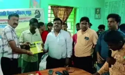 अमड़ापाड़ा: अमडापाड़ा प्रखंड: बोहरा पंचायत भवन में पीएम जनमन अभियान के तहत शिविर का आयोजन