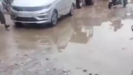 इंदरगढ़: नगर में हल्की बरसात से सेनालियां चौक, घरों और मैनरोड पर भरा पानी, एसडीएम को ज्ञापन देकर कार्रवाई की मांग