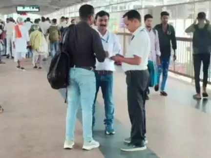 गया टाउन सीडी ब्लॉक: गया समेत अन्य स्टेशनों पर टिकट चेकिंग अभियान, 2 हजार पकड़े गए यात्री से वसूला गया ₹11.90 लाख जुर्माना