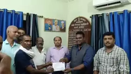 मानसी: मानसी में उपचुनाव के लिए मुखिया व वार्ड सदस्य पद के दो अभ्यर्थियों ने नामांकन दाखिल किया