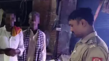 चकिया: चकिया कस्बा सहित जनपद के अन्य स्थानों पर पुलिस ने 42 नशेबाजी करने वालों के खिलाफ की कार्रवाई