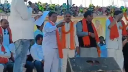 बेरला: भेंडरवानी में आयोजित विभिन्न कार्यक्रम में शामिल हुए दुर्ग लोकसभा सांसद विजय बघेल और विधायक ईश्वर साहू