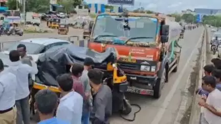 हवेली: पुणे-नगर महामार्गावर खराडी बायपास या ठिकाणी टँकर व रिक्षाचा अपघात; सुदैवाने जीवितहानी नाही