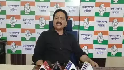 देहरादून: हेली सर्विस में लगातार हो रही दुर्घटनाओं को लेकर कांग्रेस प्रदेश अध्यक्ष ने सरकार पर साधा निशाना