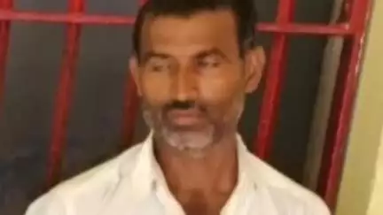 बलिया: बलिया पुलिस ने चोरी के मामले में फरार एक अभियुक्त को तुलसीटोल से किया गिरफ्तार