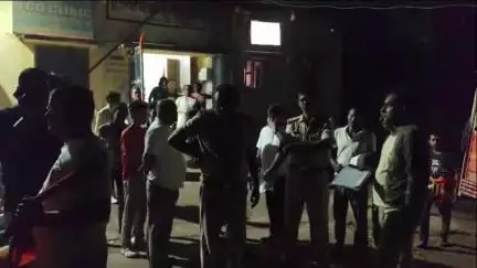 दनियावां: अज्ञात वाहन की टक्कर से बाइक सवार चार लोग दुर्घटनाग्रस्त, दो की मौके पर मौत