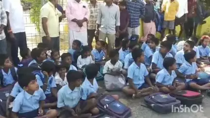 ಬಂಗಾರಪೇಟೆ: ಗೋಪೇನಹಳ್ಳಿ ಗ್ರಾಮಕ್ಕೆ ಖಾಯಂ ಶಿಕ್ಷಕರ ನೇಮಕಾತಿಗಾಗಿ,ಶಾಲೆಯನ್ನು ಬಂದ್ ಮಾಡಿ 3 ದಿನ ಗಡುವು ನೀಡಿದ ಗ್ರಾಮಸ್ಥರು