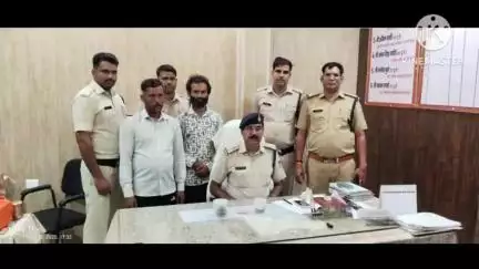 खनियाधाना: थाना खनियाधाना पुलिस ने 15000 के इनामी आरोपी सोनू गुर्जर व उसके 4 साथियों को गिरफ्तार किया