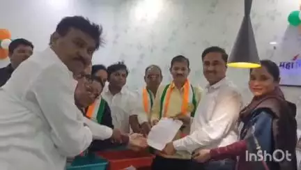 भंडारा: भंडारा येथील विद्युत विभागाच्या अभियंत्यांना घेराव !  परवानगी न घेता स्मार्ट मीटर बदल करता येणार नाही...