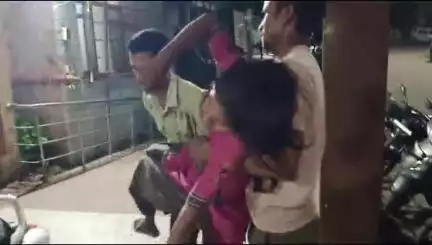 बांसवाड़ा: गरनावट गांव में अज्ञात कारणों से युवती ने अपने दुपट्टे से फांसी लगाकर जान देने की कोशिश की, एमजीएच में उपचार जारी
