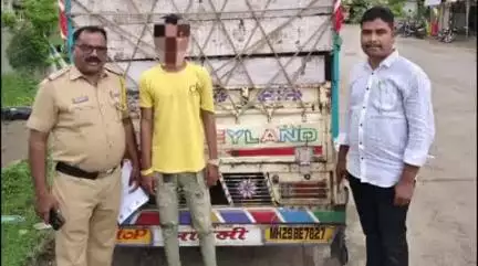हदगाव: मनाठा पोलीसांनी बेकायदेशीर गोवंशीय जनावरे बेकायदेशीररित्या वाहतूक करताना ताब्यात घेऊन ५लाख ६०हजाराचा मुद्देमाल केला जप्त