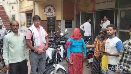 कुम्हेर: कुम्हेर में महिला नरेगा श्रमिक की सर्पदंश से बिगड़ी हालत, अस्पताल में भर्ती