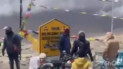 मावली: मेनार-खेरोदा के युवाओं ने हिमालय की चोटी से पावरग्रिड का विरोध जताया, वेटलैंड बचाओ, पक्षी बचाओ का नारा