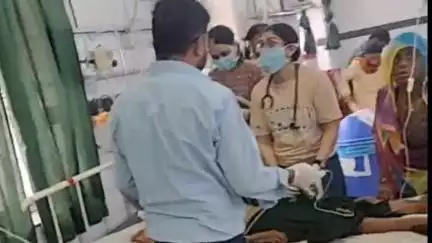 पाली: देसूरी में घर के बाहर बैठी वृद्ध महिला को तेज रफ्तार बोलेरो चालक ने मारी टक्कर, बांगड़ हॉस्पिटल में भर्ती कराया गया