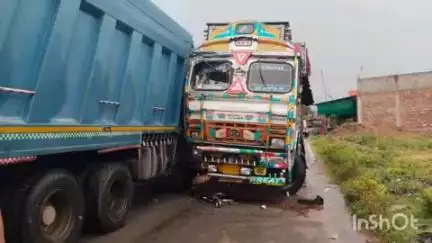 रॉबर्ट्सगंज: सिंदुरिया गांव में तेज रफ्तार हाइवा ने खड़ी ट्रक से टकराई, घायल चालक और क्लीनर को जिला अस्पताल में भर्ती कराया गया
