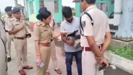 पूर्णिया पूर्व: पूर्णिया पुलिस अधीक्षक स्वीटी सहरावत ने दालकोला चेकपोस्ट का किया निरीक्षण