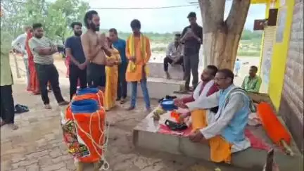 सरिया: सरिया के विराट 51 लीटर जल लेकर बाबा भोलेनाथ के जलाभिषेक के लिए पैदल रवाना हुए