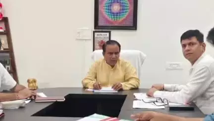 देहरादून: स्वास्थ्य मंत्री ने अधिकारियों को स्वास्थ्य संस्थानों में बायोमेट्रिक उपस्थिति अनिवार्य लागू करने के दिए निर्देश