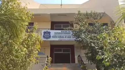 જામનગર: ખીજડીયા બાયપાસ નજીકથી બે ઈસમો વિદેશી દારૂના જથ્થા સાથે પકડાયા