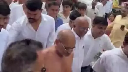 धरियावद: राष्ट्रीय तपस्वी सन्त आचार्य 1008 पुलक सागरजी महाराज का नगर में मंगल प्रवेश, दो सन्तों का आज हुआ मिलन