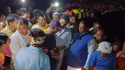 नावाडीह: किमोजोरिया में पूर्व उपमुख्यमंत्री सुदेश महतो और सांसद सीपी चौधरी ने शोक संतप्त परिजनों से मुलाकात की