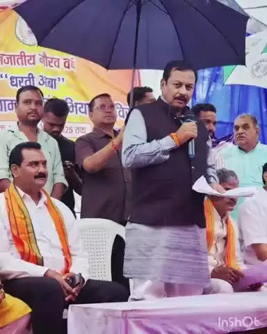 थानखम्हरिया: सिरवाभाटा में जनजाति उत्कर्ष अभियान शिविर में सांसद विजय बघेल और साजा विधायक ईश्वर साहू हुए शामिल