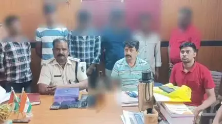 जगदीशपुर: बबरगंज थाना क्षेत्र में समकालीन अभियान के तहत 6 लोग देशी कट्टा, खोखा और मोबाइल के साथ गिरफ्तार