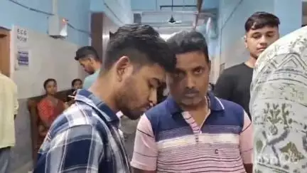 বর্ধমান ১: শহর বর্ধমান থেকে বাইকে চড়ে দুর্গাপুর যাওয়ার পথে ১৯জাতীয় সড়ক পুরসায় ট্রেলার গাড়ির ধাক্কায় মৃত্যু হল বাইক আরোহীর