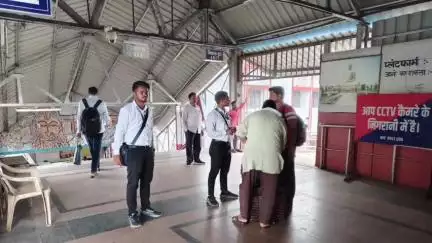 औरंगाबाद: अनुग्रह नारायण रोड-डेहरी समेत डीडीयू मंडल के स्टेशनों पर विशेष टिकट चेकिंग अभियान, बिना टिकट यात्रियों से वसूले गए ₹11.90