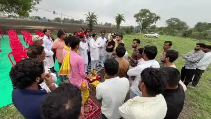 बड़नगर: विधायक जितेंद्र पंड्या ने ग्राम पंचायत खरसोद कलां में उप तहसील कार्यालय भवन का भूमिपूजन किया