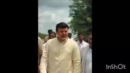 सावनेर: उमरी येथे आमदार डॉक्टर आशिष देशमुख यांच्या हस्ते सौर ऊर्जा विद्युत कुंपण वितरण कार्यक्रमाचे उद्घाटन